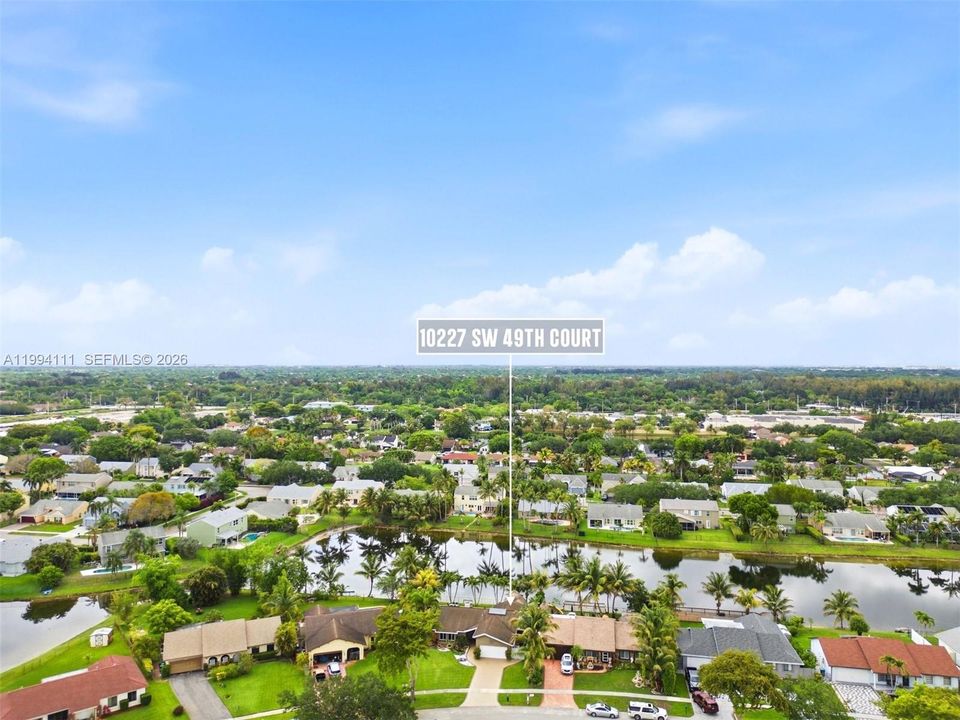 For Sale: $899,900 (3 beds, 2 baths, 1835 Square Feet)