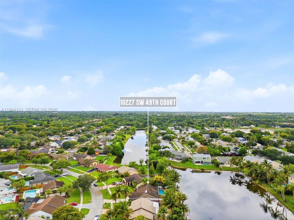 For Sale: $899,900 (3 beds, 2 baths, 1835 Square Feet)
