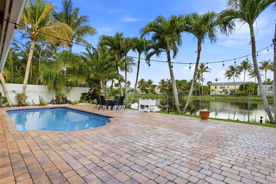 For Sale: $899,900 (3 beds, 2 baths, 1835 Square Feet)