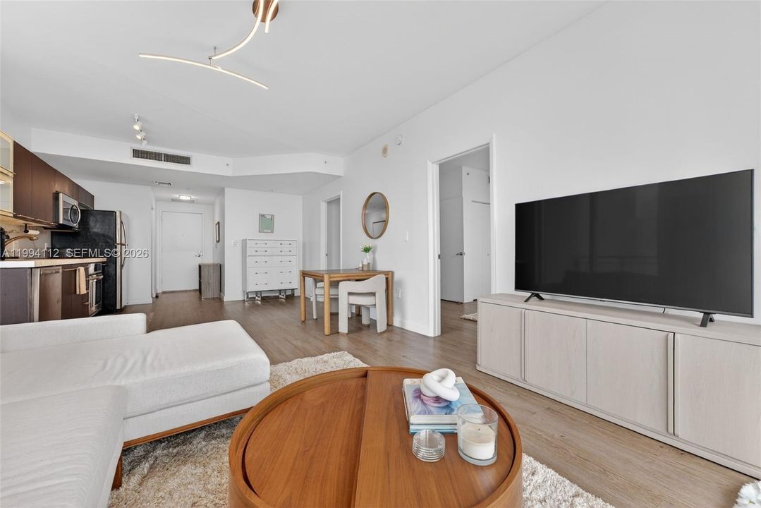 En Venta: $445,000 (1 camas, 1 baños, 814 Pies cuadrados)