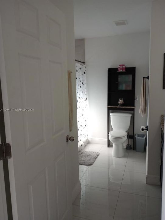 For Sale: $280,000 (3 beds, 2 baths, 1305 Square Feet)