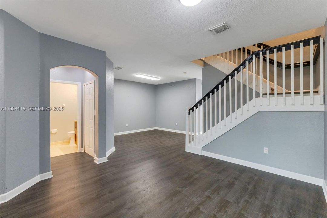 En Venta: $575,000 (3 camas, 2 baños, 1690 Pies cuadrados)