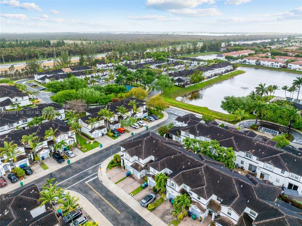 En Venta: $575,000 (3 camas, 2 baños, 1690 Pies cuadrados)