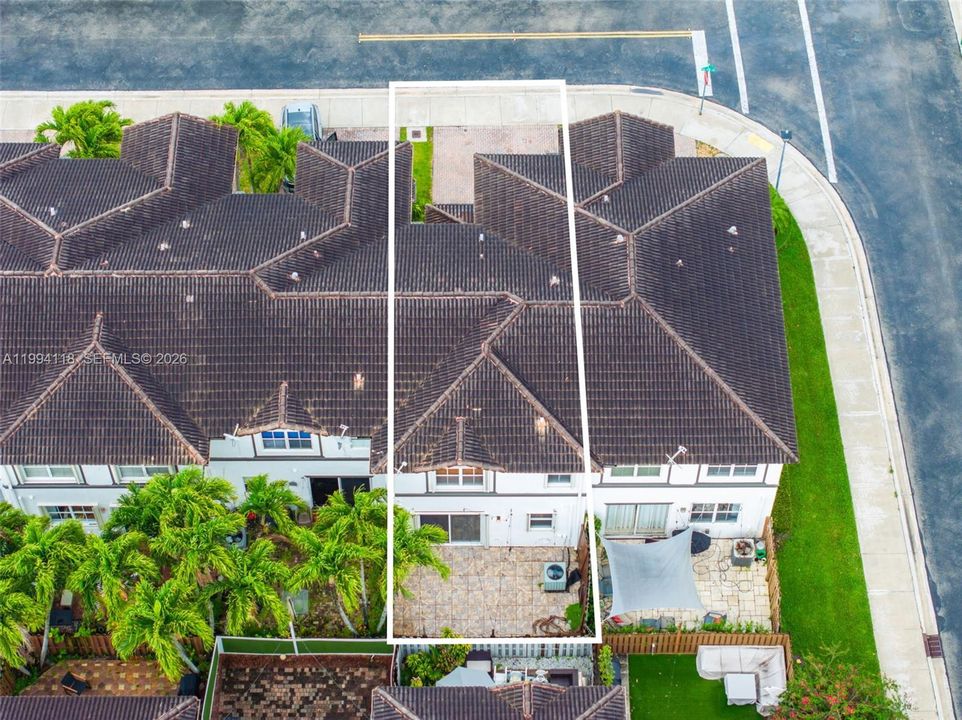 En Venta: $575,000 (3 camas, 2 baños, 1690 Pies cuadrados)