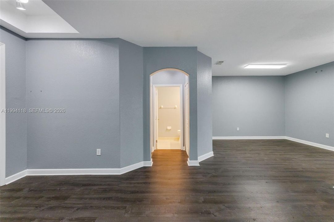 En Venta: $575,000 (3 camas, 2 baños, 1690 Pies cuadrados)