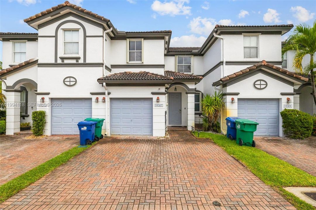 En Venta: $575,000 (3 camas, 2 baños, 1690 Pies cuadrados)