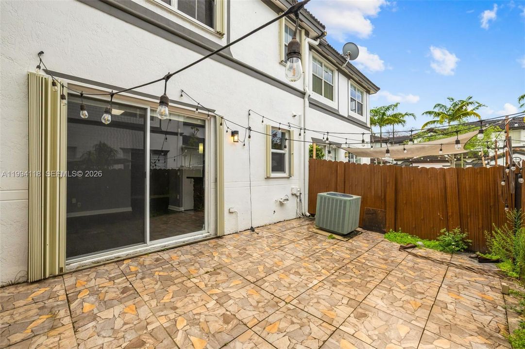 En Venta: $575,000 (3 camas, 2 baños, 1690 Pies cuadrados)