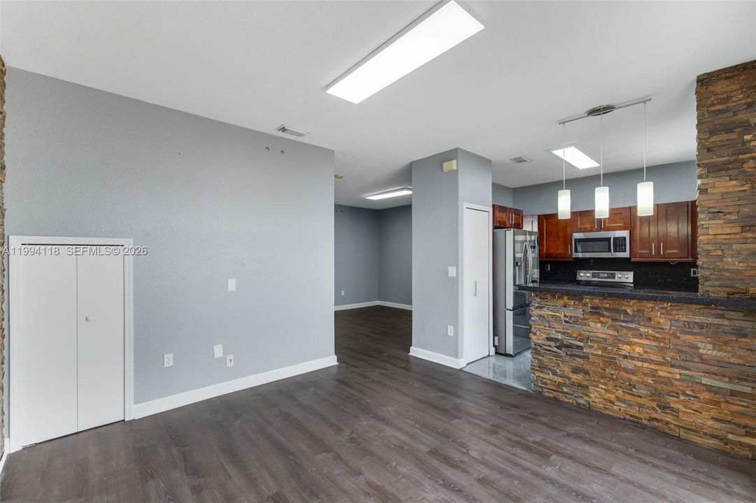 En Venta: $575,000 (3 camas, 2 baños, 1690 Pies cuadrados)