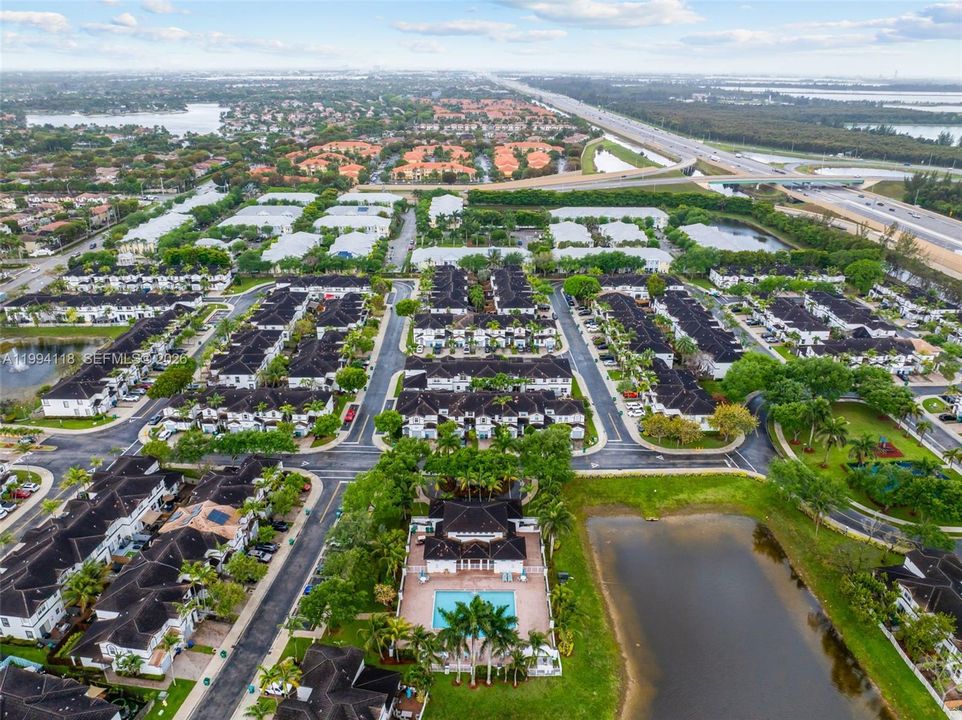 En Venta: $575,000 (3 camas, 2 baños, 1690 Pies cuadrados)