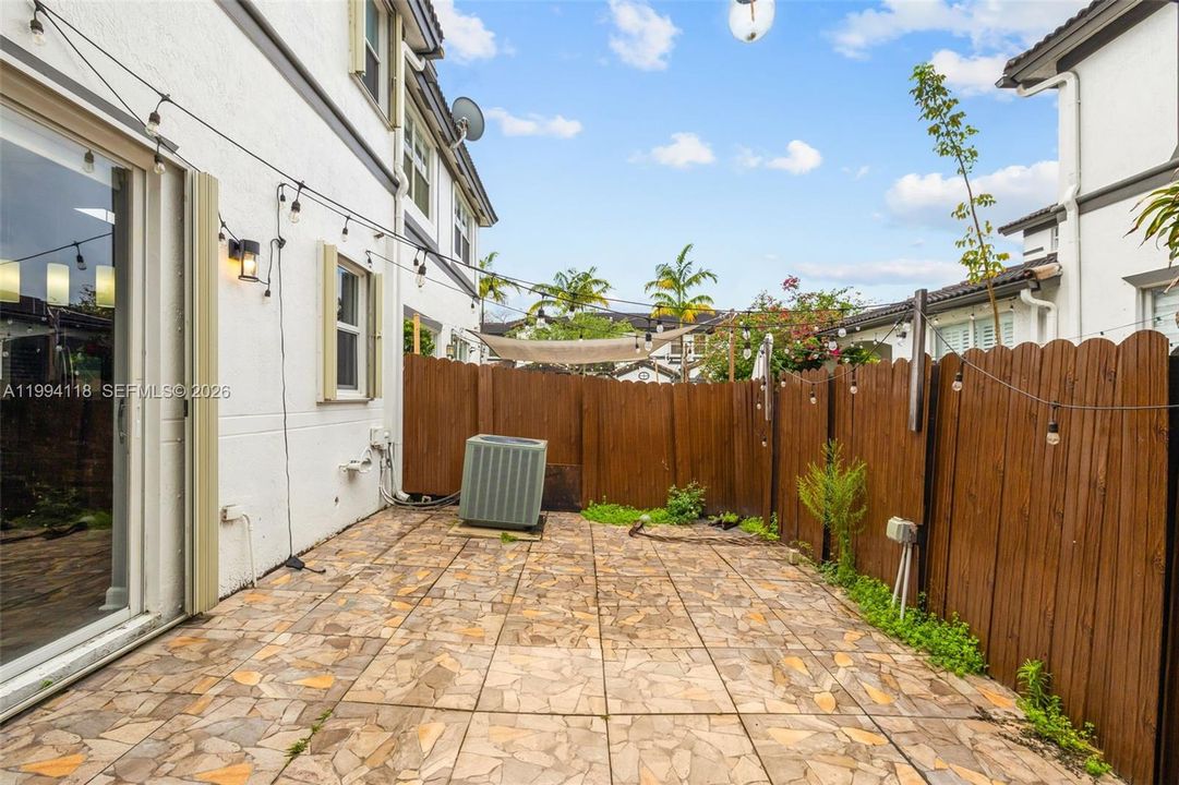 En Venta: $575,000 (3 camas, 2 baños, 1690 Pies cuadrados)