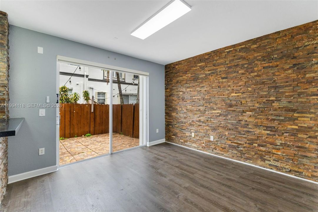 En Venta: $575,000 (3 camas, 2 baños, 1690 Pies cuadrados)