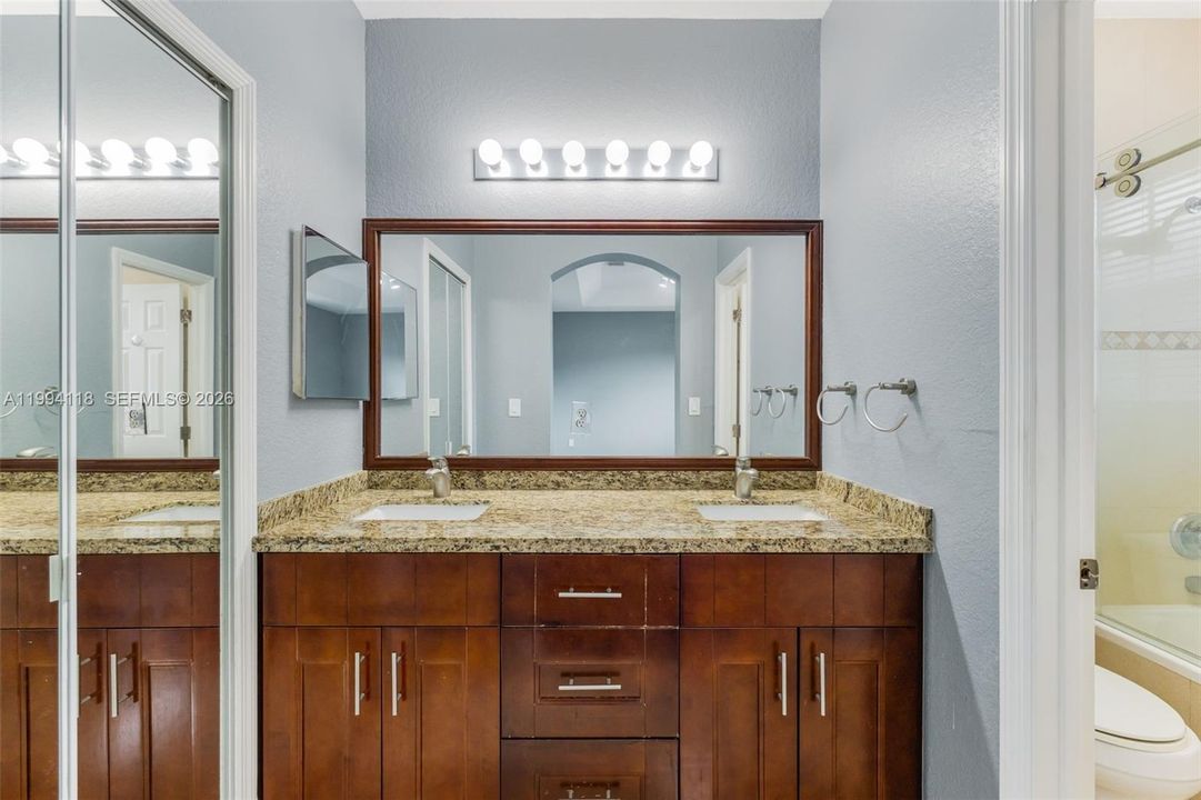 En Venta: $575,000 (3 camas, 2 baños, 1690 Pies cuadrados)