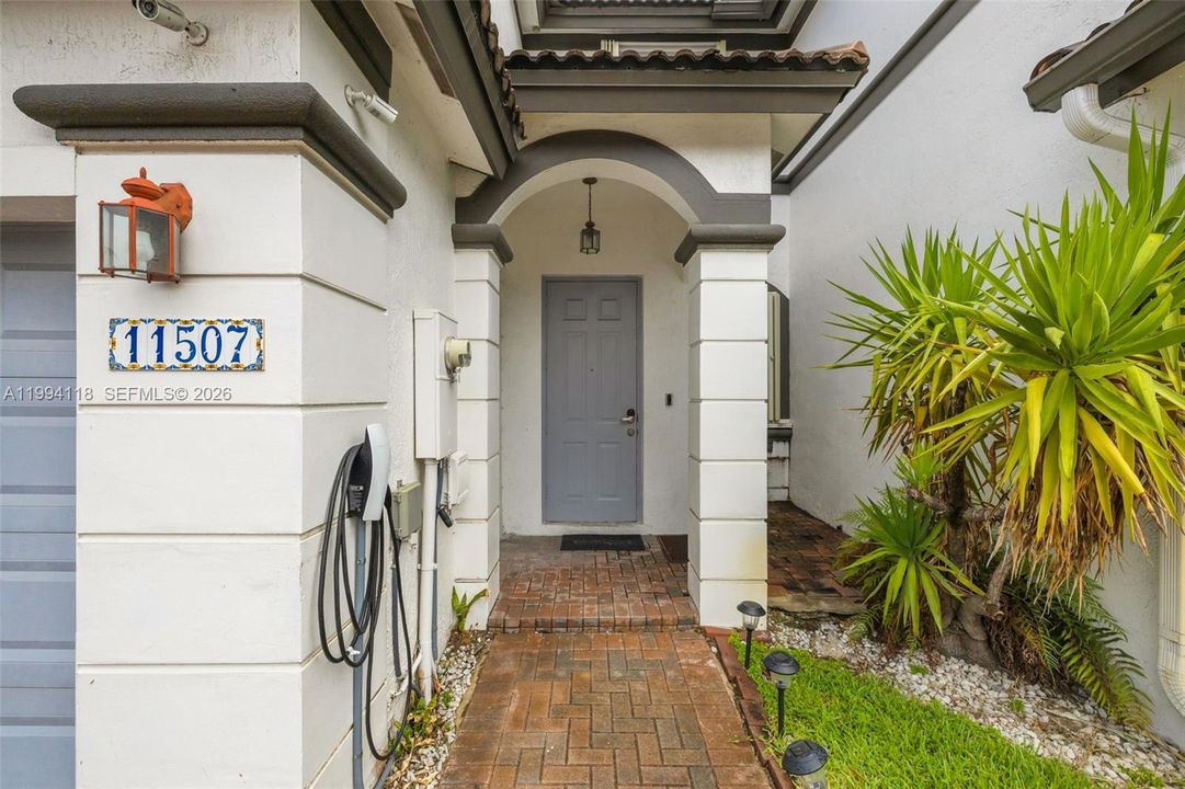 En Venta: $575,000 (3 camas, 2 baños, 1690 Pies cuadrados)