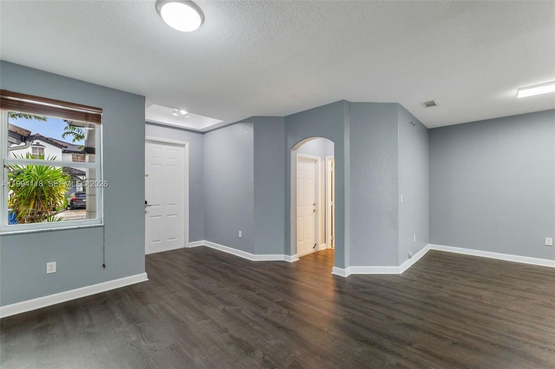 En Venta: $575,000 (3 camas, 2 baños, 1690 Pies cuadrados)