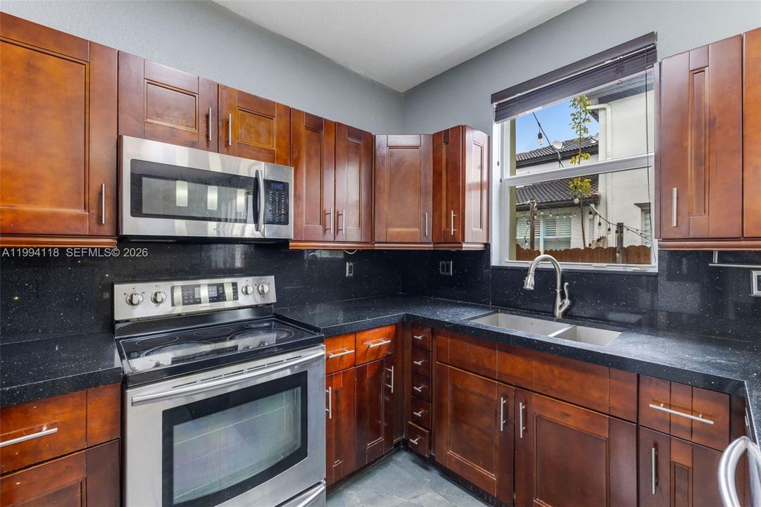 En Venta: $575,000 (3 camas, 2 baños, 1690 Pies cuadrados)