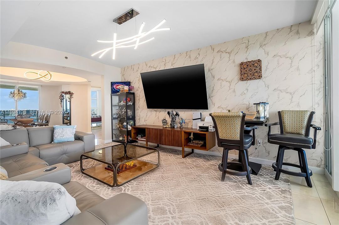 Activo con contrato: $1,649,000 (2 camas, 2 baños, 1900 Pies cuadrados)
