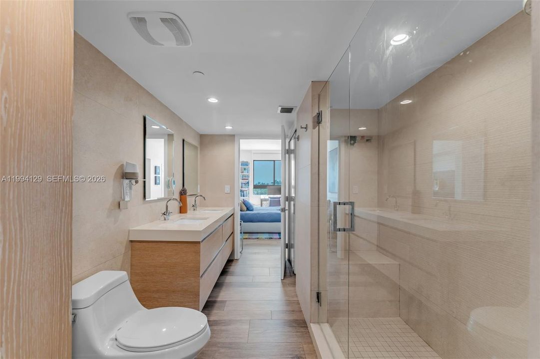 For Sale: $2,649,000 (3 beds, 3 baths, 2330 Square Feet)
