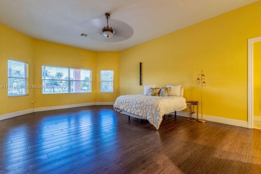 Recently Sold: $2,749,000 (7 beds, 5 baths, 6756 Square Feet)