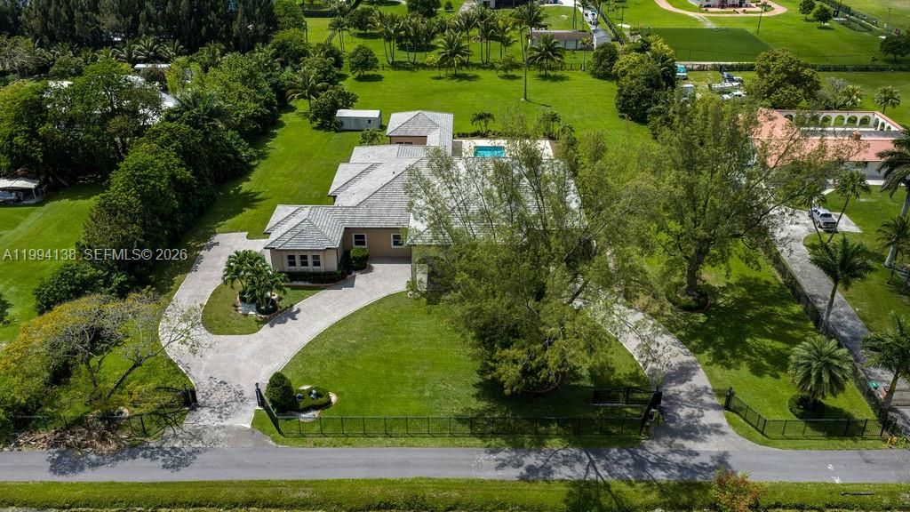 Recently Sold: $2,749,000 (7 beds, 5 baths, 6756 Square Feet)