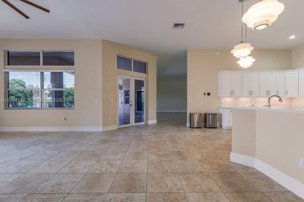 Recently Sold: $2,749,000 (7 beds, 5 baths, 6756 Square Feet)