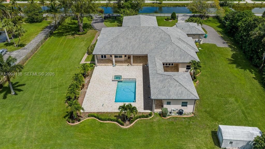 Recently Sold: $2,749,000 (7 beds, 5 baths, 6756 Square Feet)
