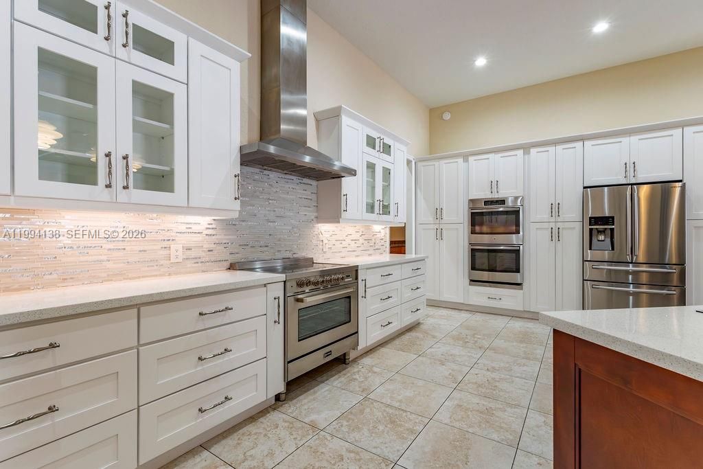 Recently Sold: $2,749,000 (7 beds, 5 baths, 6756 Square Feet)