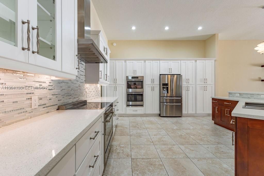 Recently Sold: $2,749,000 (7 beds, 5 baths, 6756 Square Feet)