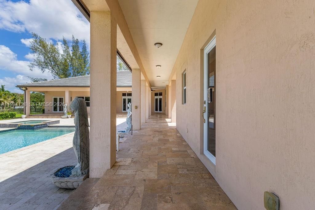 Recently Sold: $2,749,000 (7 beds, 5 baths, 6756 Square Feet)
