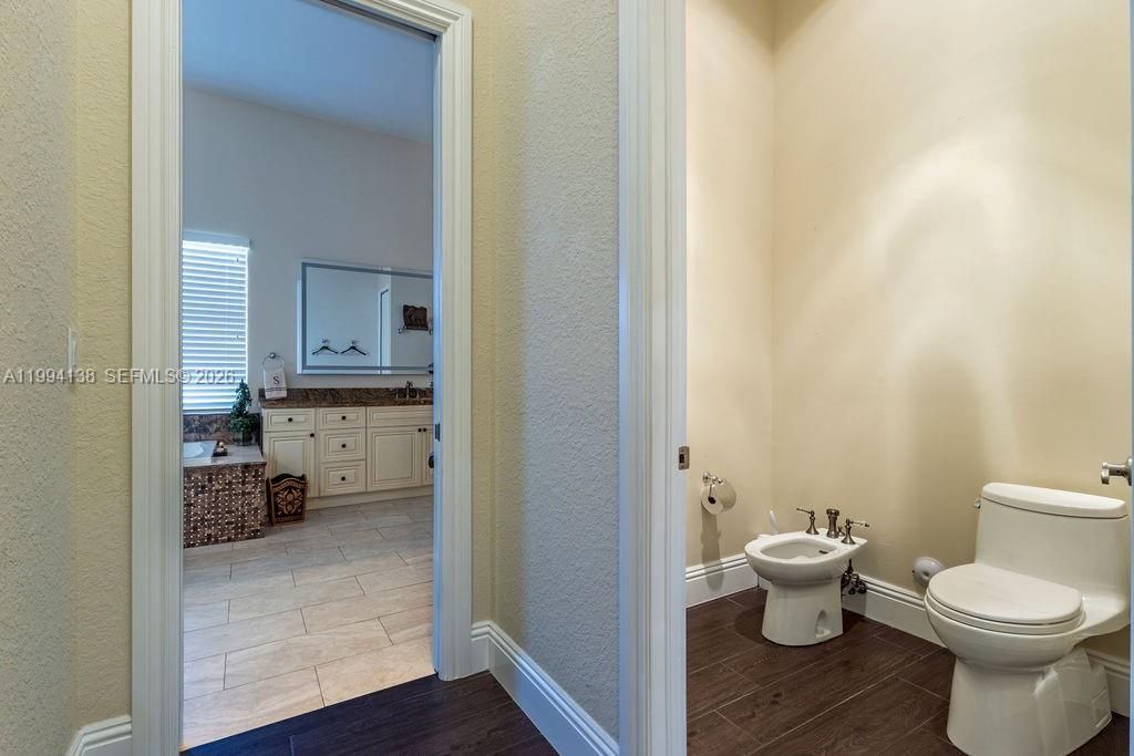 Recently Sold: $2,749,000 (7 beds, 5 baths, 6756 Square Feet)