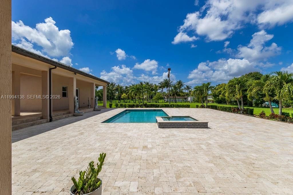 Recently Sold: $2,749,000 (7 beds, 5 baths, 6756 Square Feet)