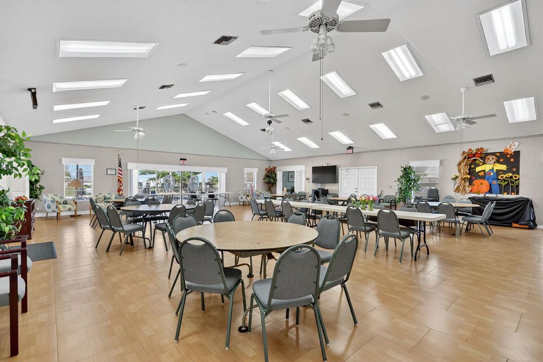 CLUBHOUSE