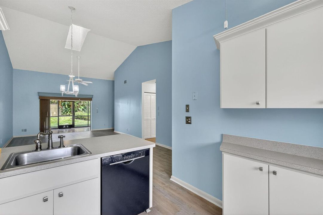 EXTRA CABINETS