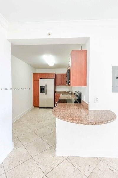 For Sale: $314,000 (1 beds, 1 baths, 898 Square Feet)