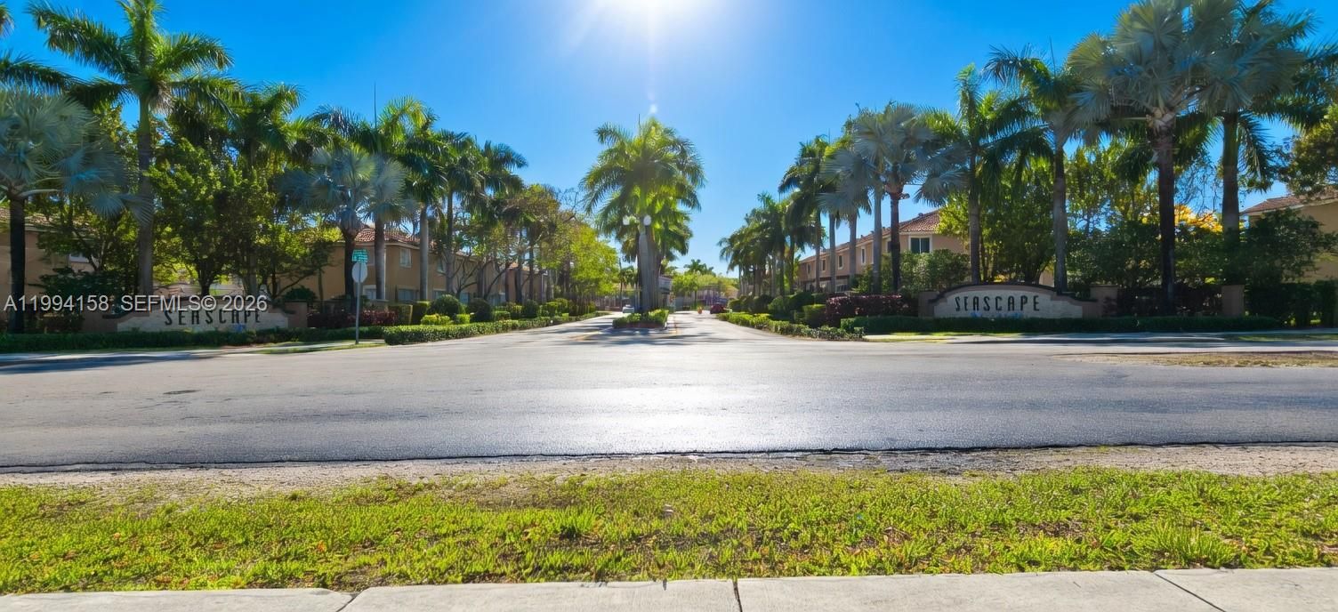 Activo con contrato: $290,000 (4 camas, 3 baños, 1374 Pies cuadrados)