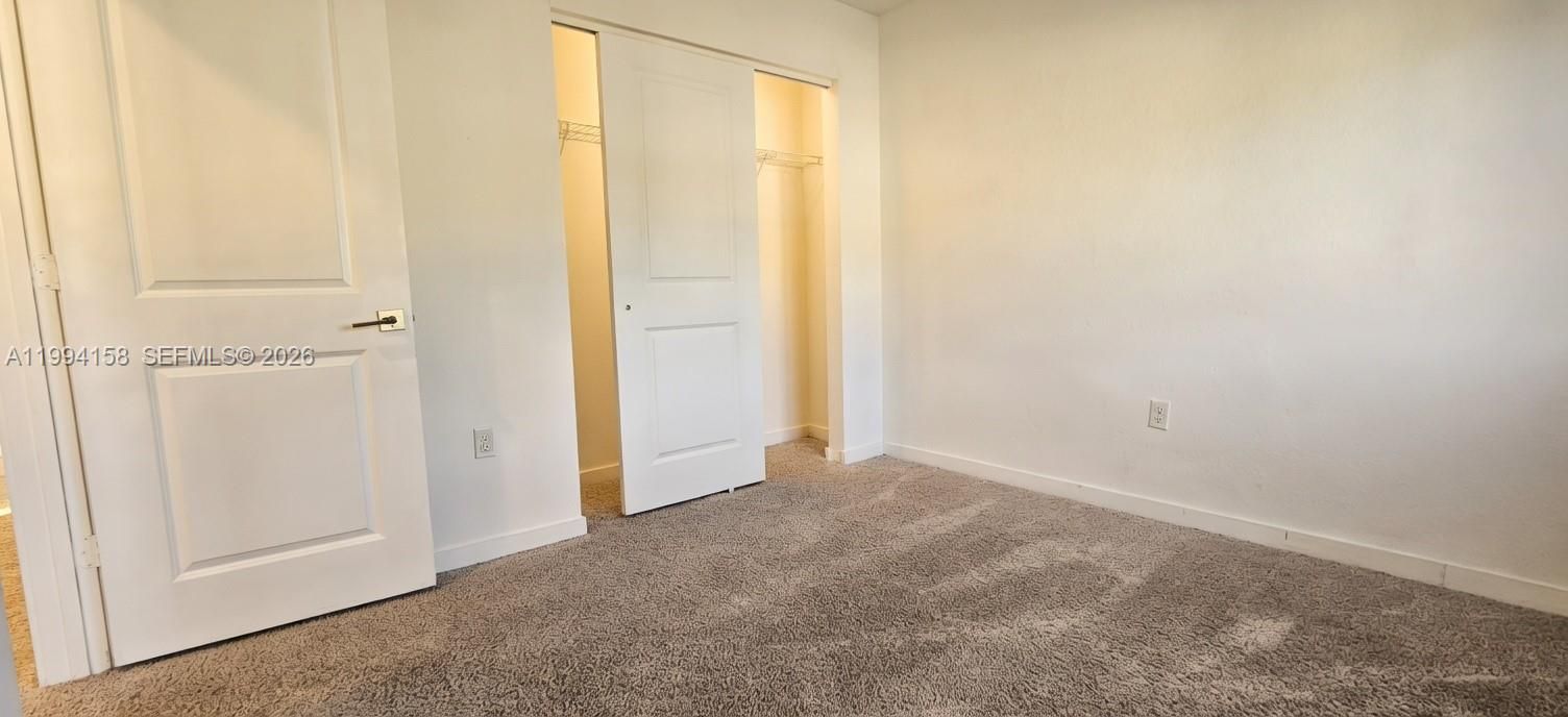 Activo con contrato: $290,000 (4 camas, 3 baños, 1374 Pies cuadrados)