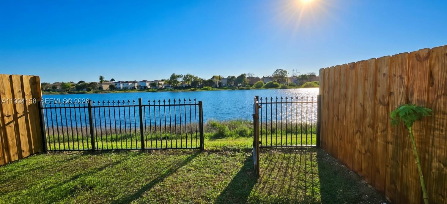 AI Staged Fence