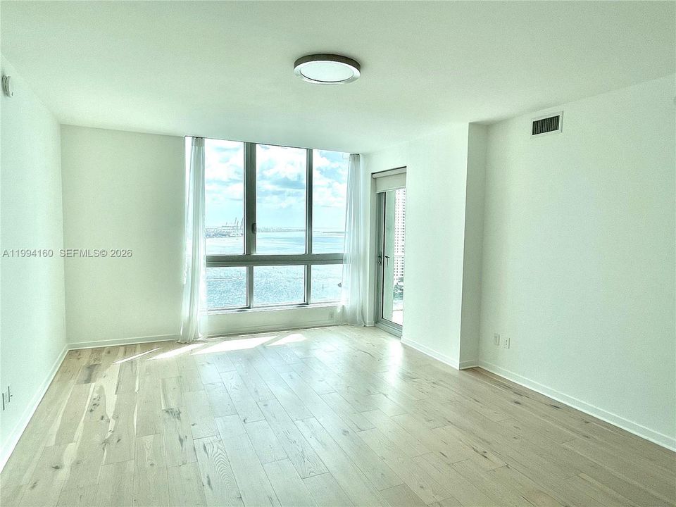 На продажу: $725,000 (2 спален, 2 ванн, 1006 Квадратных фут)