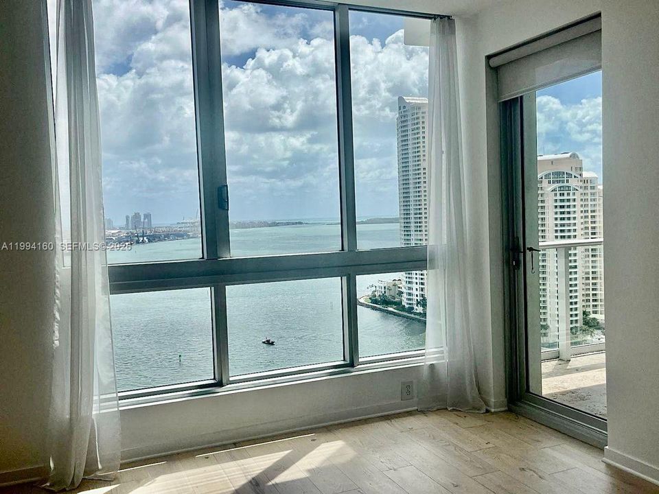 На продажу: $725,000 (2 спален, 2 ванн, 1006 Квадратных фут)