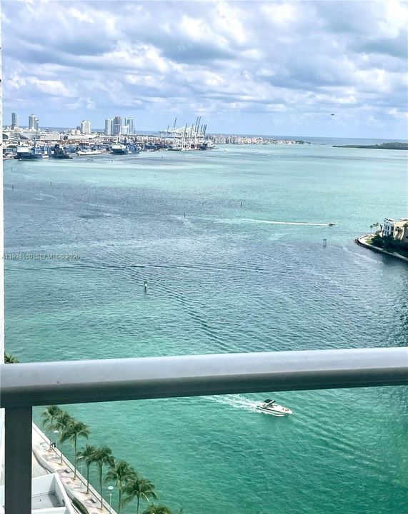 На продажу: $725,000 (2 спален, 2 ванн, 1006 Квадратных фут)