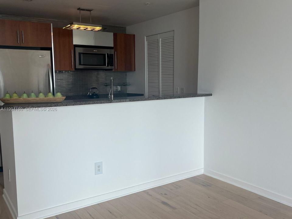 На продажу: $725,000 (2 спален, 2 ванн, 1006 Квадратных фут)