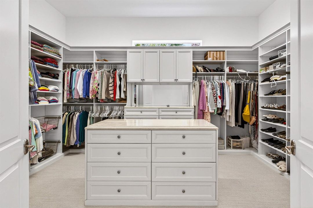 Owners Closet 2