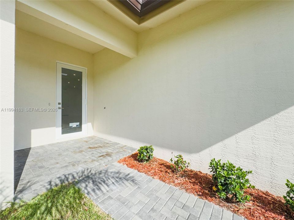 En Venta: $735,000 (4 camas, 2 baños, 2066 Pies cuadrados)