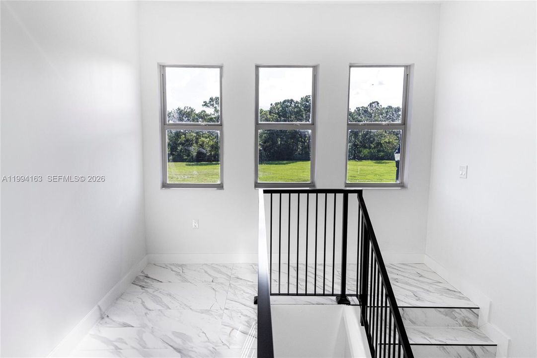 En Venta: $735,000 (4 camas, 2 baños, 2066 Pies cuadrados)