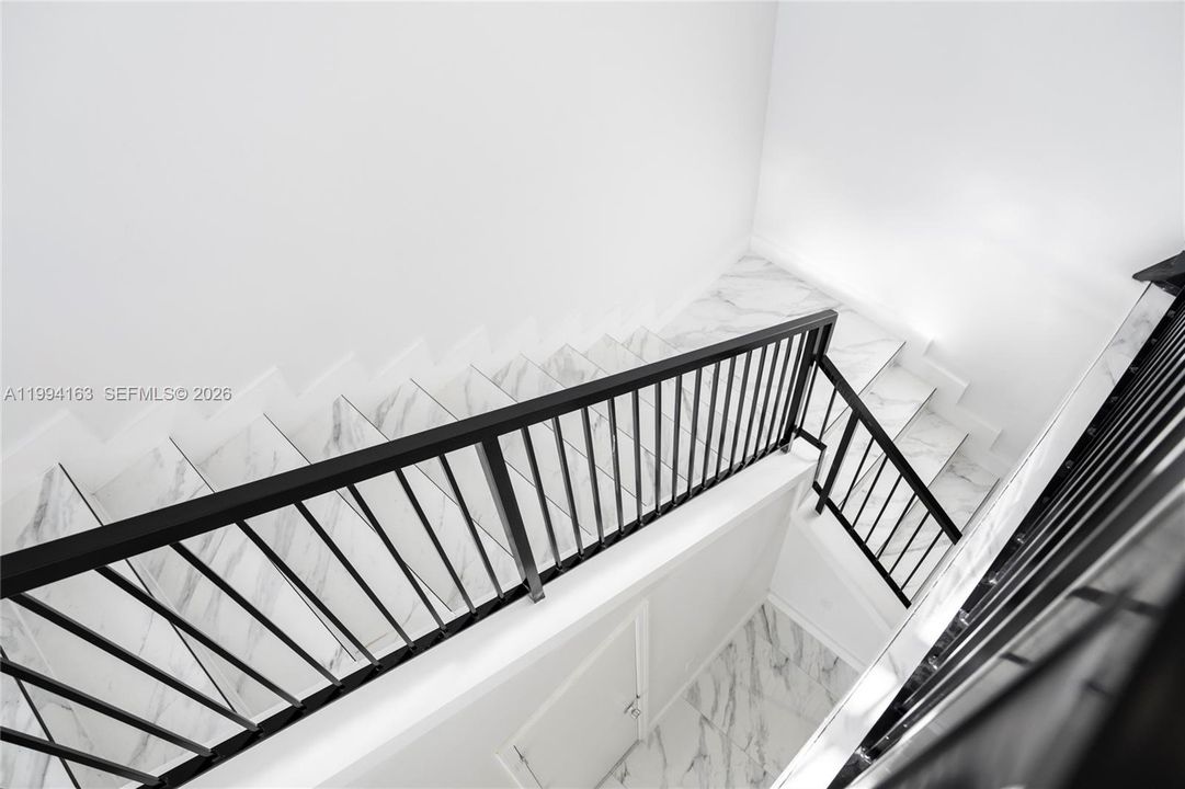 En Venta: $735,000 (4 camas, 2 baños, 2066 Pies cuadrados)