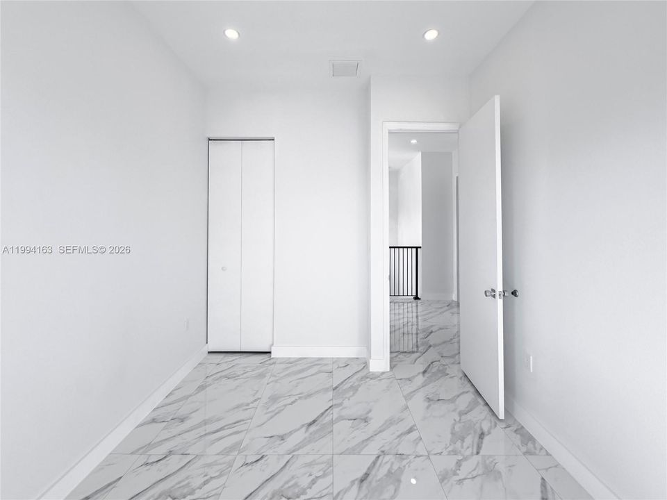 En Venta: $735,000 (4 camas, 2 baños, 2066 Pies cuadrados)