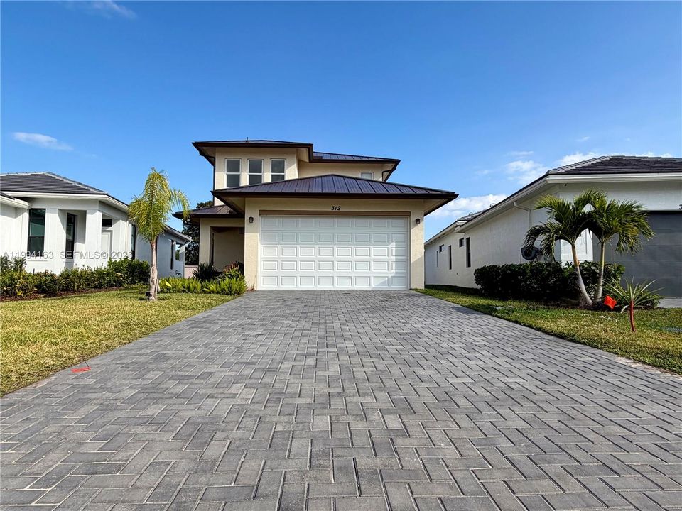 En Venta: $735,000 (4 camas, 2 baños, 2066 Pies cuadrados)