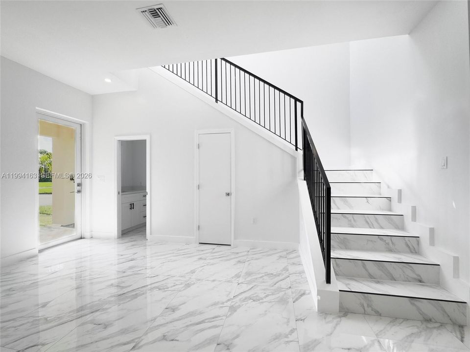 En Venta: $735,000 (4 camas, 2 baños, 2066 Pies cuadrados)