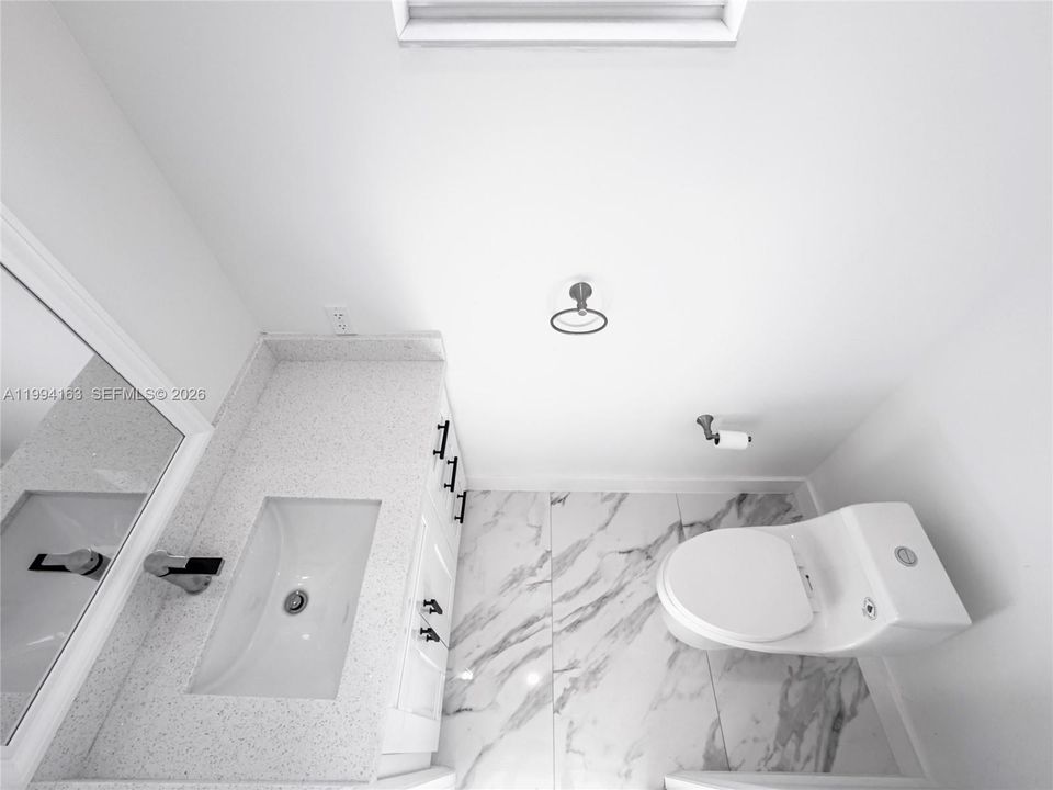 En Venta: $735,000 (4 camas, 2 baños, 2066 Pies cuadrados)