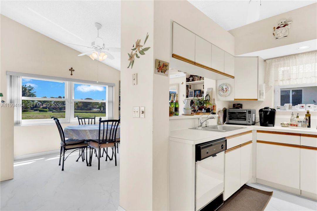 For Sale: $379,000 (2 beds, 2 baths, 1555 Square Feet)