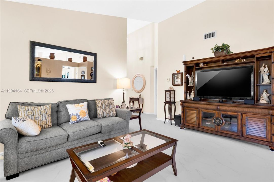 For Sale: $379,000 (2 beds, 2 baths, 1555 Square Feet)